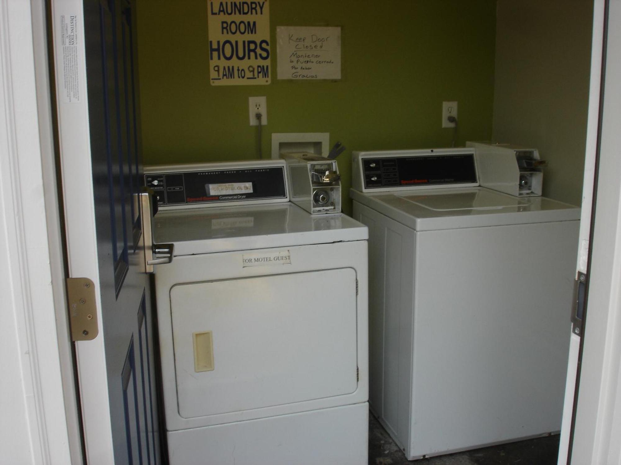Value Inn Motel Eugene Airport 外观 照片